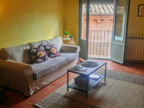  Apartamentos Saltarel·lo  Бесалу